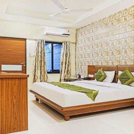 Hotel Lions Den Lonavala Kültér fotó