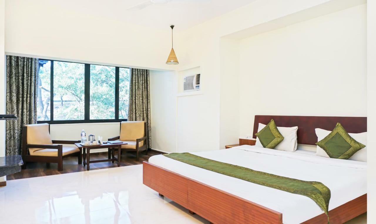 Hotel Lions Den Lonavala Kültér fotó